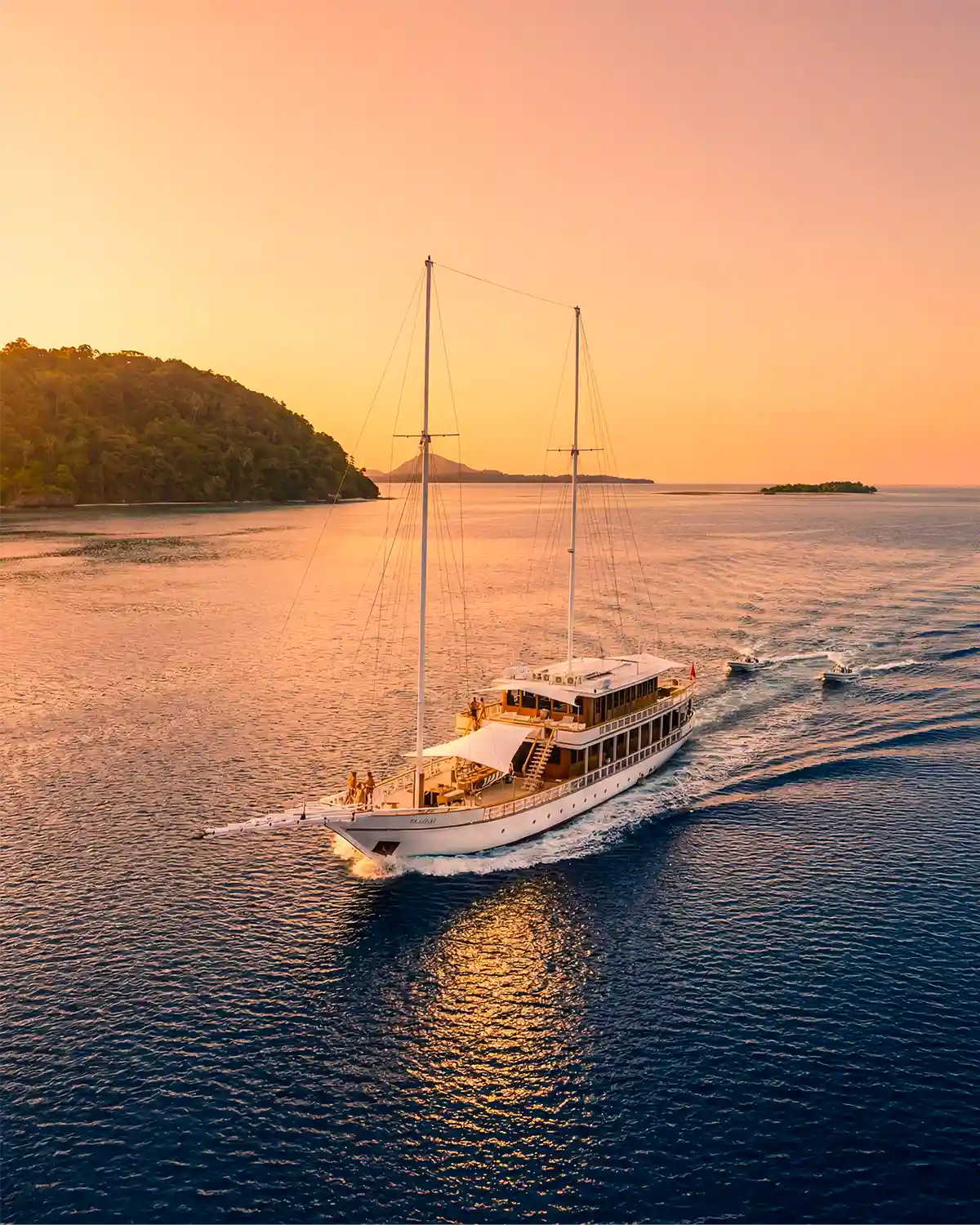 Komodo Luxury 旗艦 Phinisi 帆船